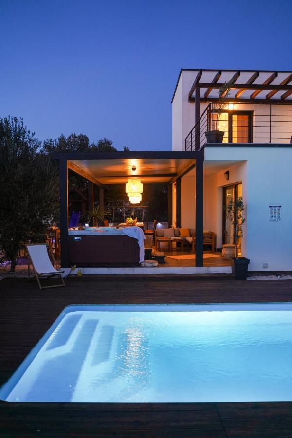 Villa Suncica With Heated Pool, Jacuzzi And Bikes Near Zadar Sukošan Екстериор снимка