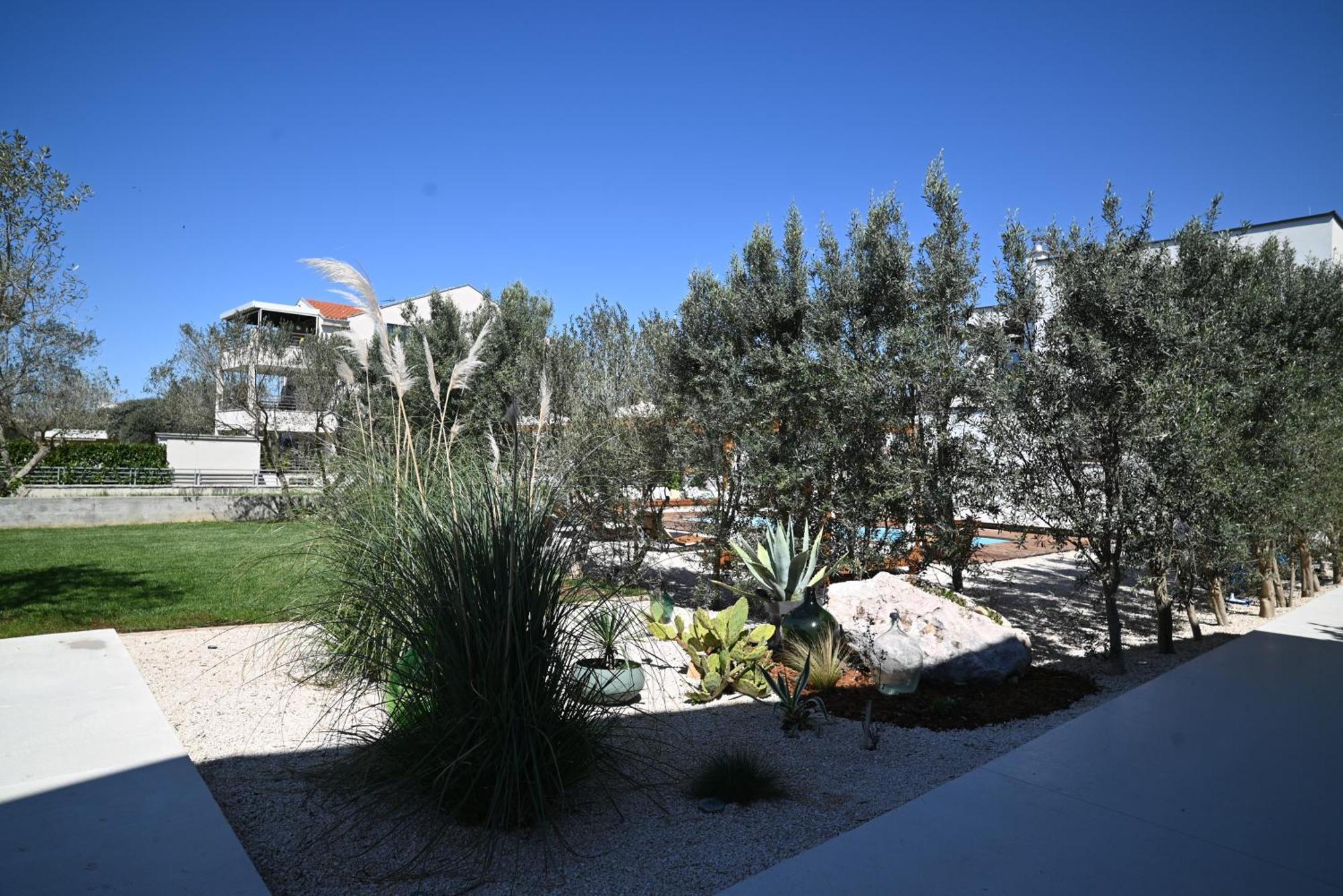 Villa Suncica With Heated Pool, Jacuzzi And Bikes Near Zadar Sukošan Екстериор снимка