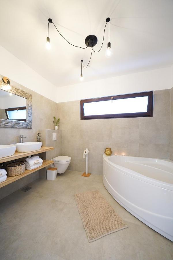 Villa Suncica With Heated Pool, Jacuzzi And Bikes Near Zadar Sukošan Екстериор снимка
