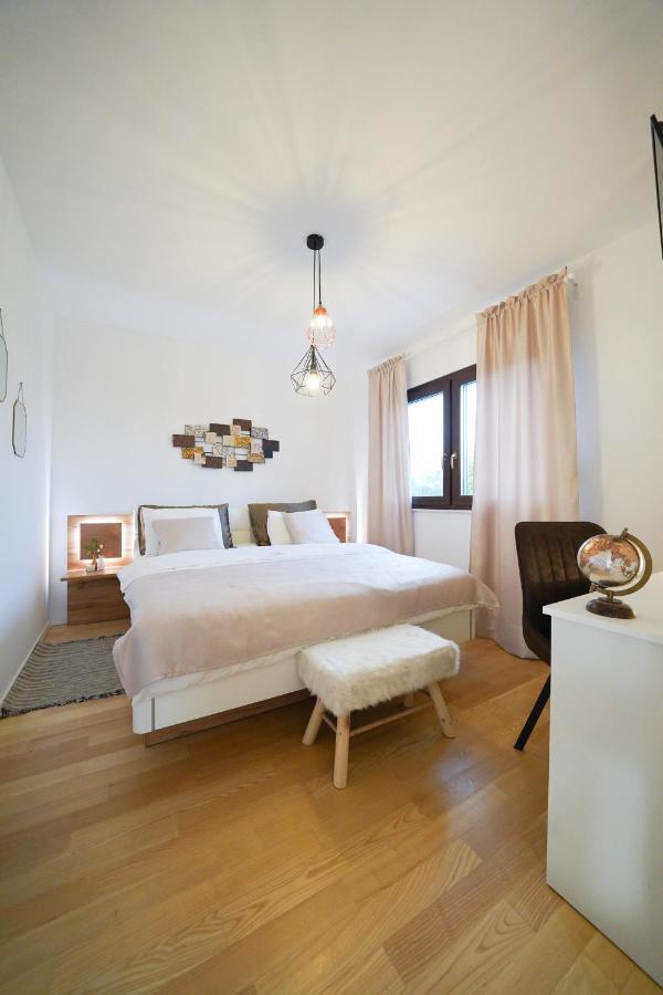 Villa Suncica With Heated Pool, Jacuzzi And Bikes Near Zadar Sukošan Екстериор снимка