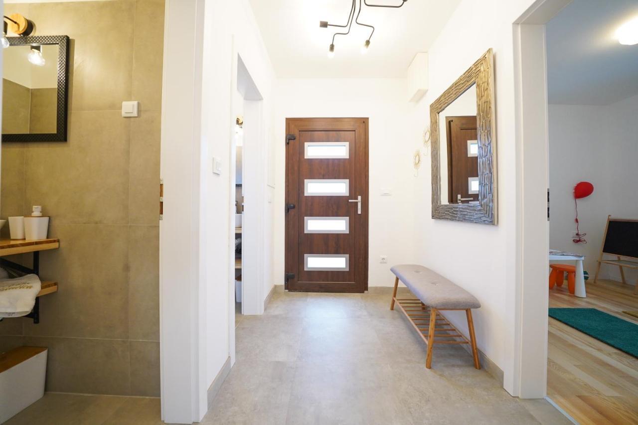 Villa Suncica With Heated Pool, Jacuzzi And Bikes Near Zadar Sukošan Екстериор снимка