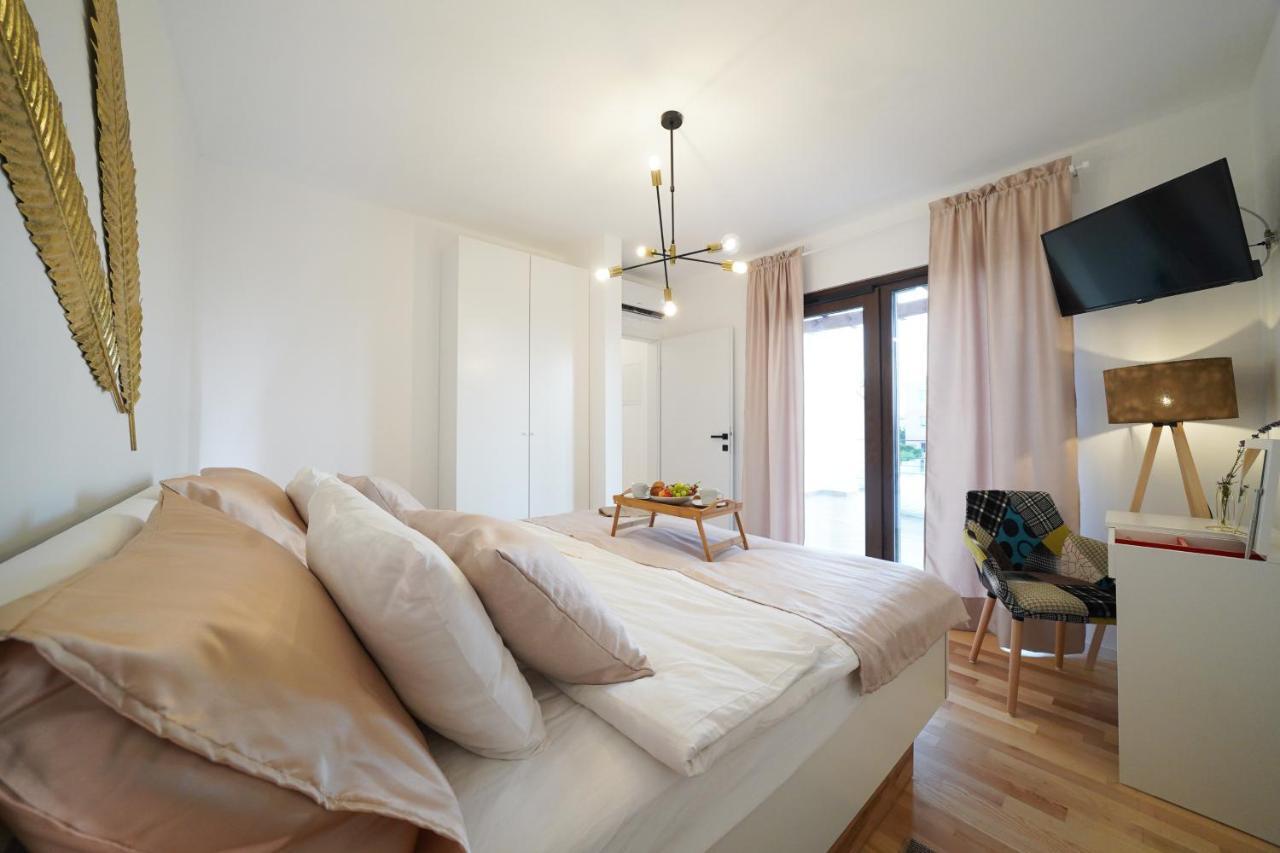 Villa Suncica With Heated Pool, Jacuzzi And Bikes Near Zadar Sukošan Екстериор снимка